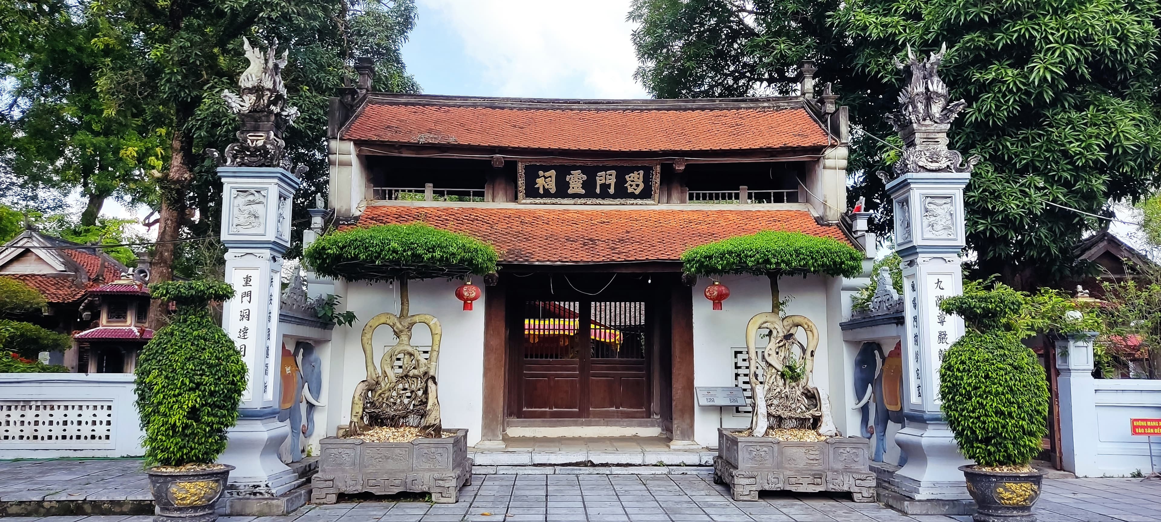 Đền Miếu Môn
