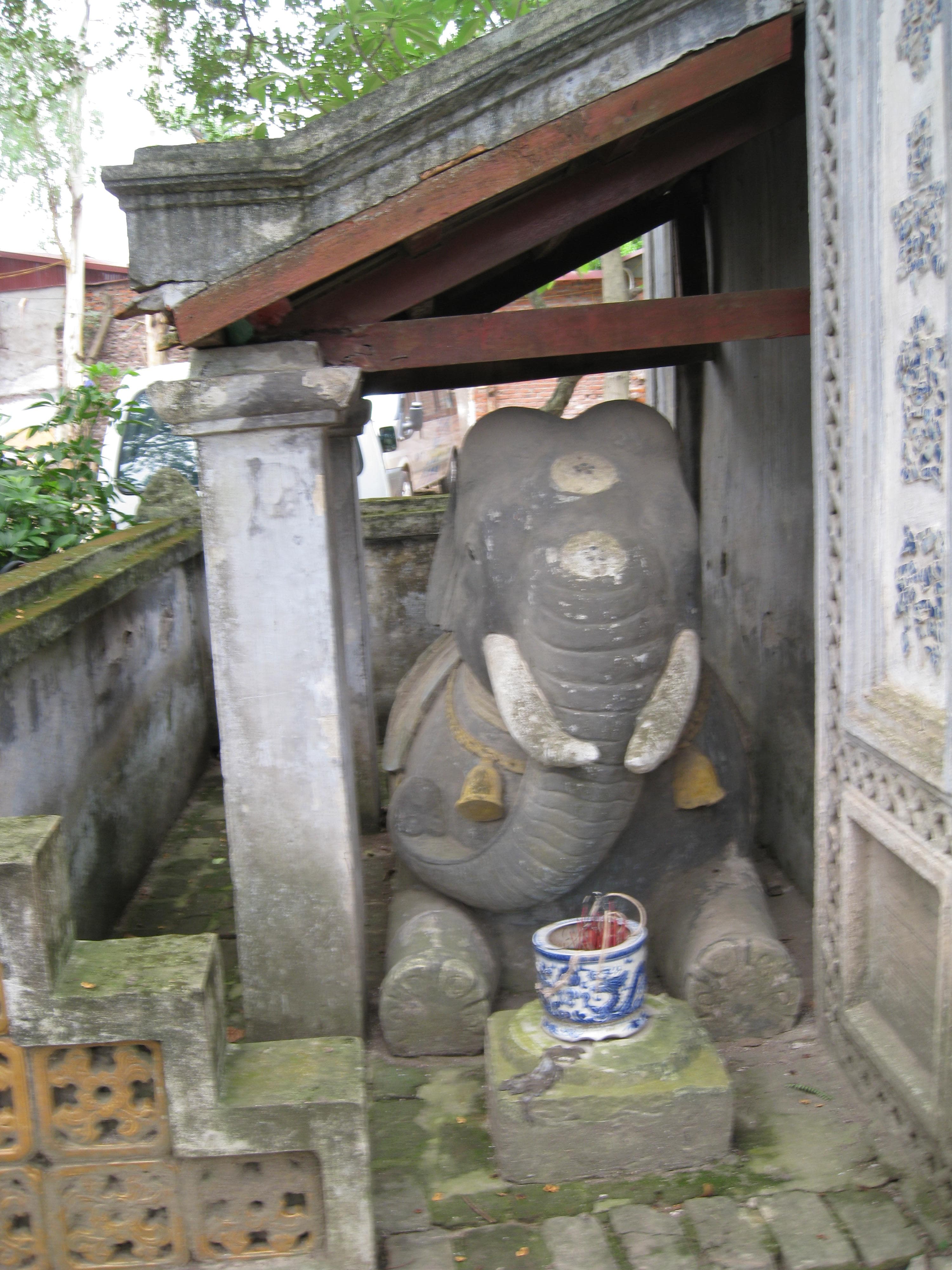 Đền Voi Phục