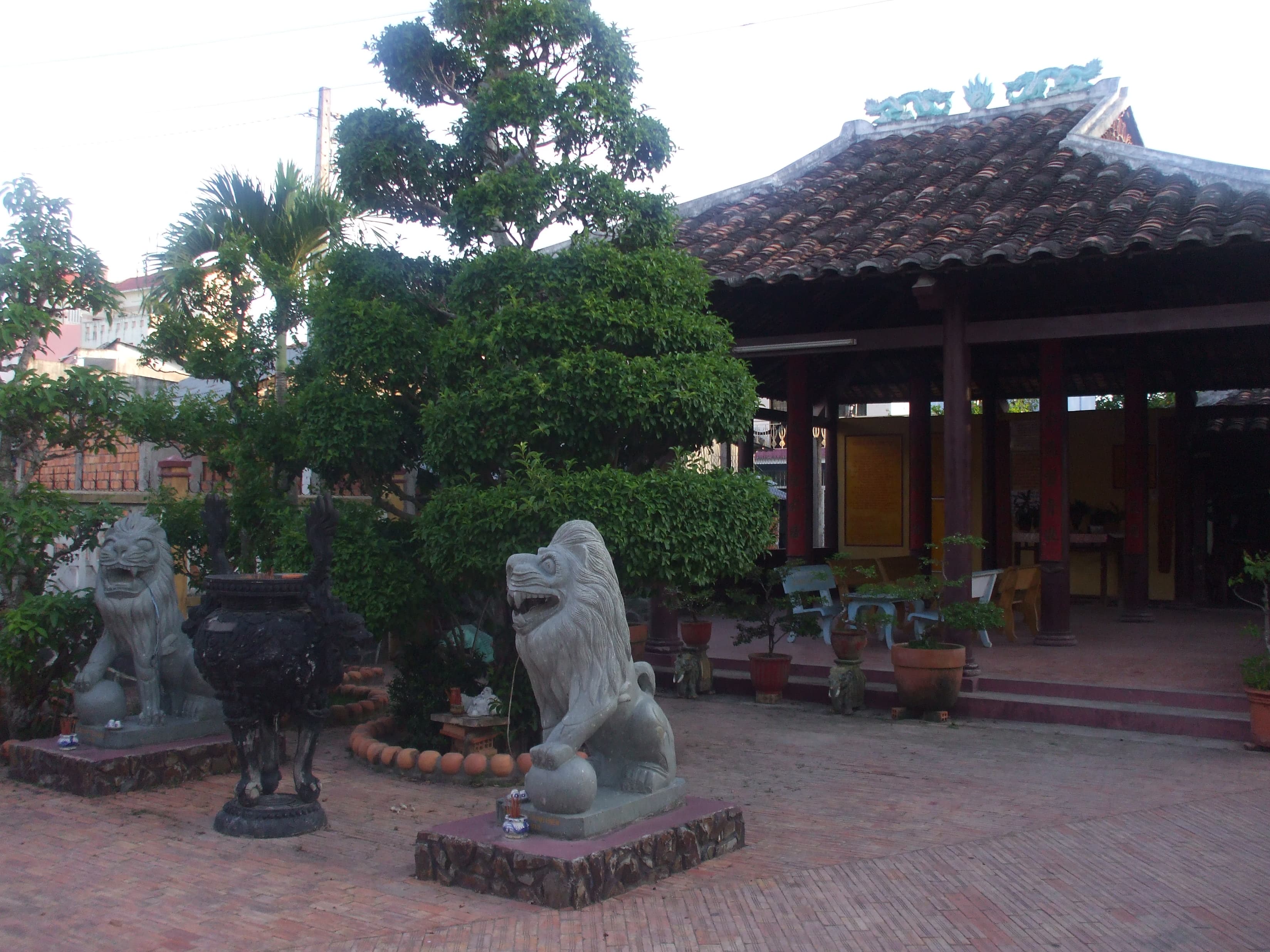 Công Thần Miếu Vĩnh Long