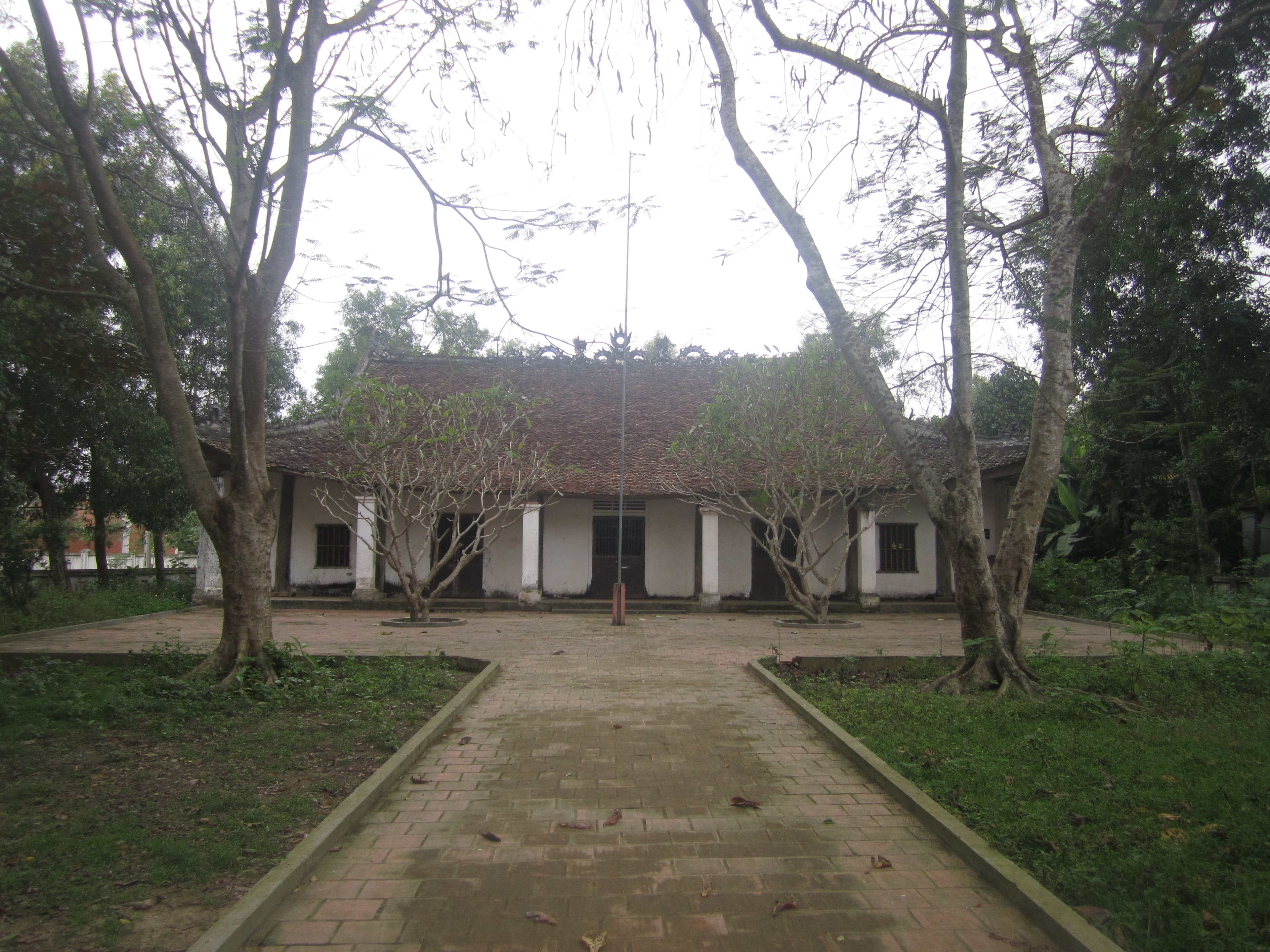 Đình Trung Cần