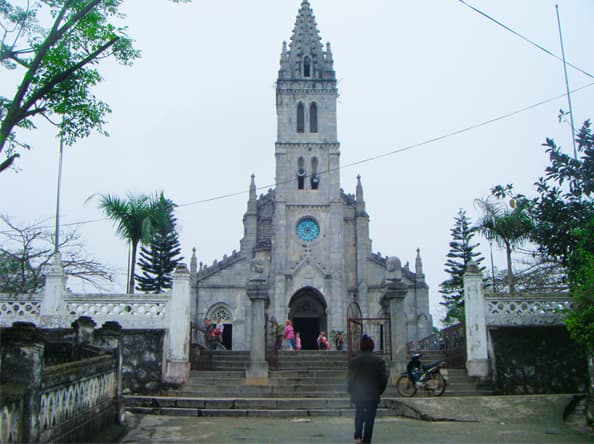 Nhà Thờ Đá Bảo Nham
