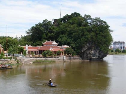 Chùa Non Nước
