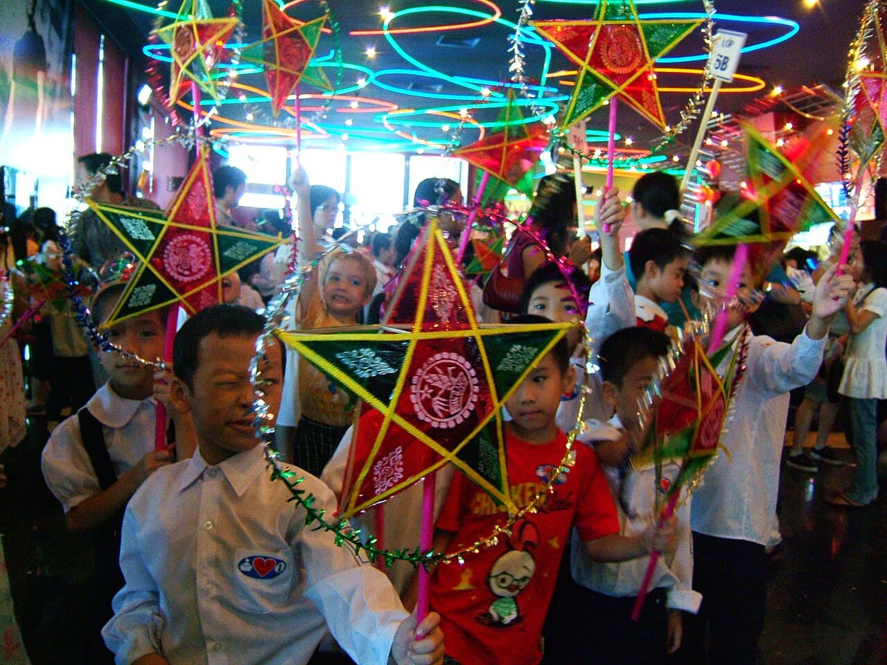 Trung Thu 2027 là ngày nào? Rằm tháng Tám, Thứ Tư 15/9