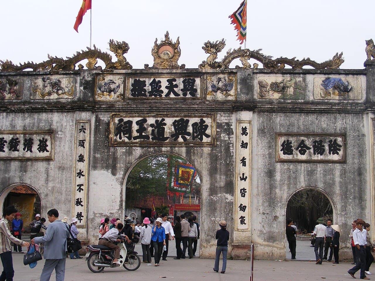 Giỗ Đức Thánh Trần 20/8 âm lịch 2027 và lễ hội đền Kiếp Bạc