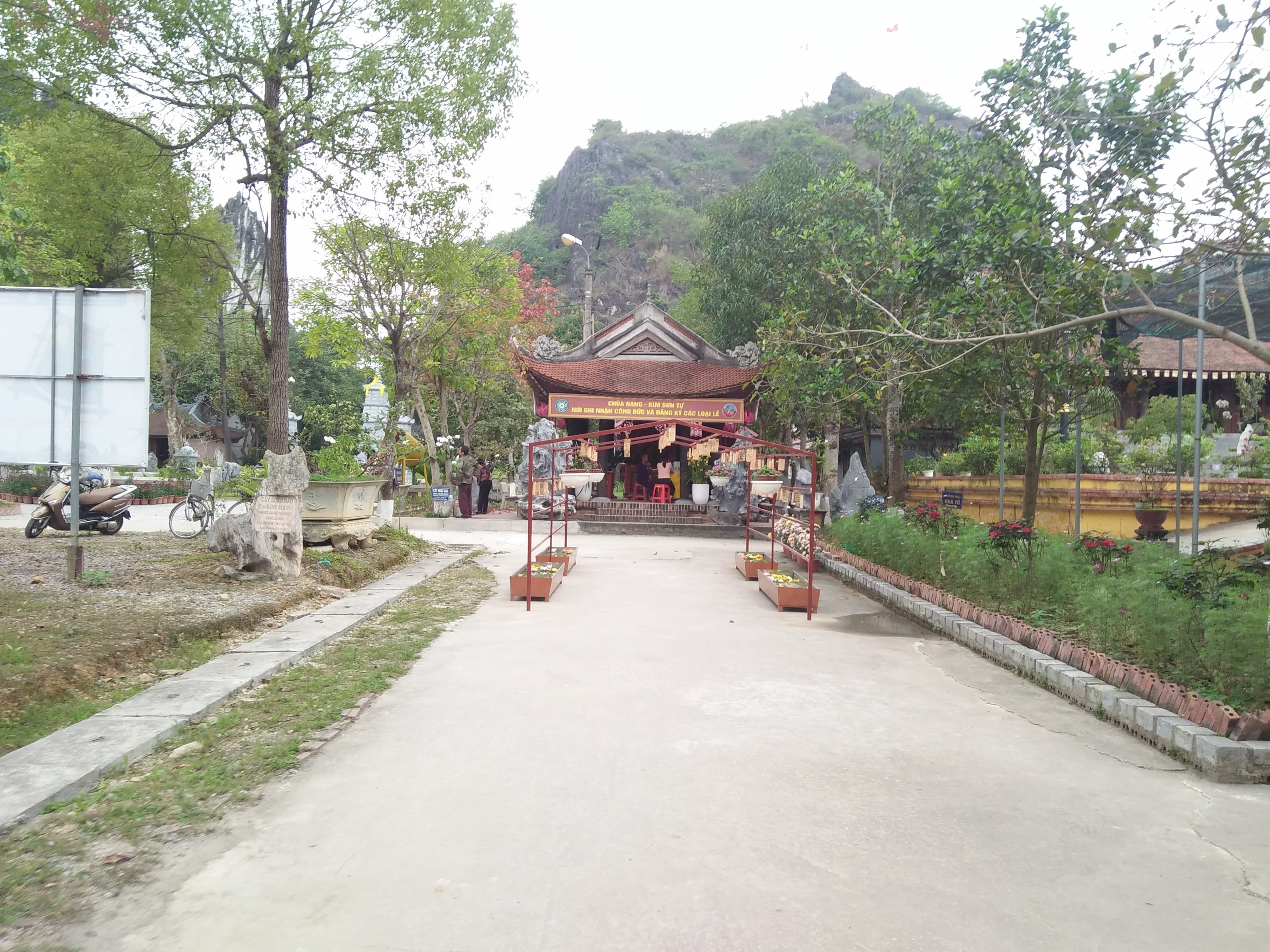 Chùa Hang - Kim Sơn Tự